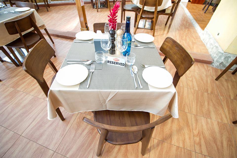 Brisk Lounge, Kampala Uganda, Good food in Kampala, Food & Drink, Top Bar, Top Restaurant, Lounge, Top Bar and Lounge, Food, Beer, Wine, Spirits, Cocktail bar, Amazing beer prices, Cheap Beer, Great Place to Drink after work , Gins and local beers, grilled food and wood-fired pizzas, Chatting and Drinking, Chilling with friends and mates, Date night, Eating and Drinking, Private parties, Drinking and Dancing, Cocktail Bar, Lounge Bar, Party Bar, Kampala Pub, Lively DJ nights, Lively Music, Great Beer Drink Out, Tasteful Delicious food in Kampala, Amazing Drinking Joint in Kampala Uganda, Ugabox